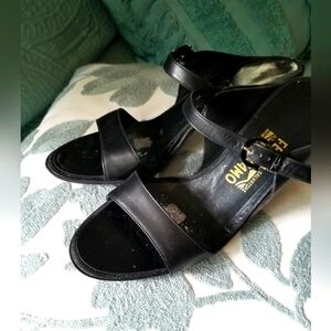 Vintage Salvatore Ferragamo leather heels, size 9